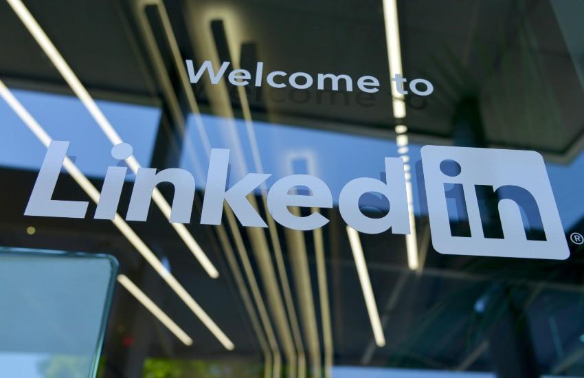 sign reading "welcome to linkedin"